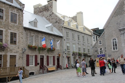 1380-La Petit Champlain