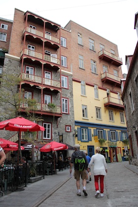 1827-La petit champlain back blds